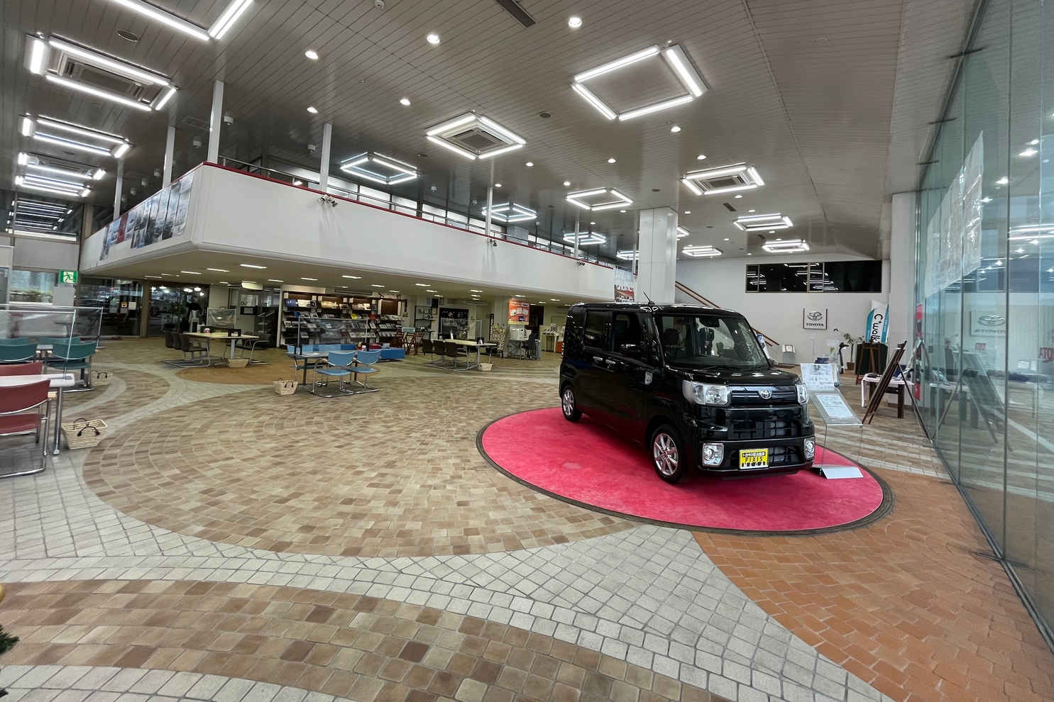 長崎本店内観1