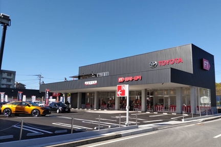 特選展示場八幡外観①