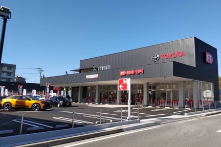 特選展示場八幡外観①